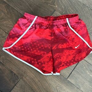 Girls Nike Shorts M